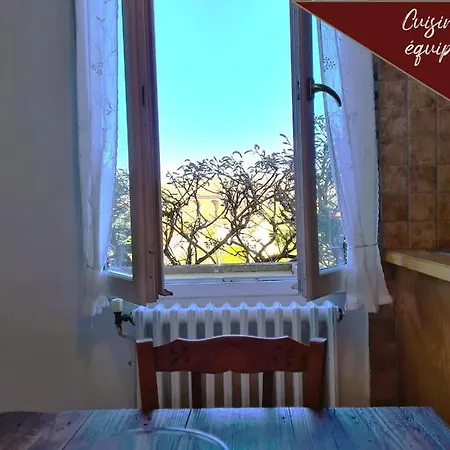 Holiday home Annee 30 Renovee ,terrasse Et Jardin *
