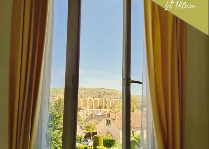 Annee 30 Renovee ,terrasse Et Jardin スイヤック