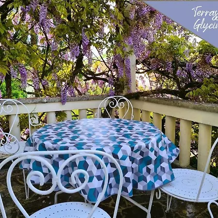 Casa de Férias Annee 30 Renovee ,terrasse Et Jardin *