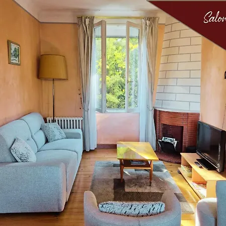 Casa de Férias Annee 30 Renovee ,terrasse Et Jardin Souillac